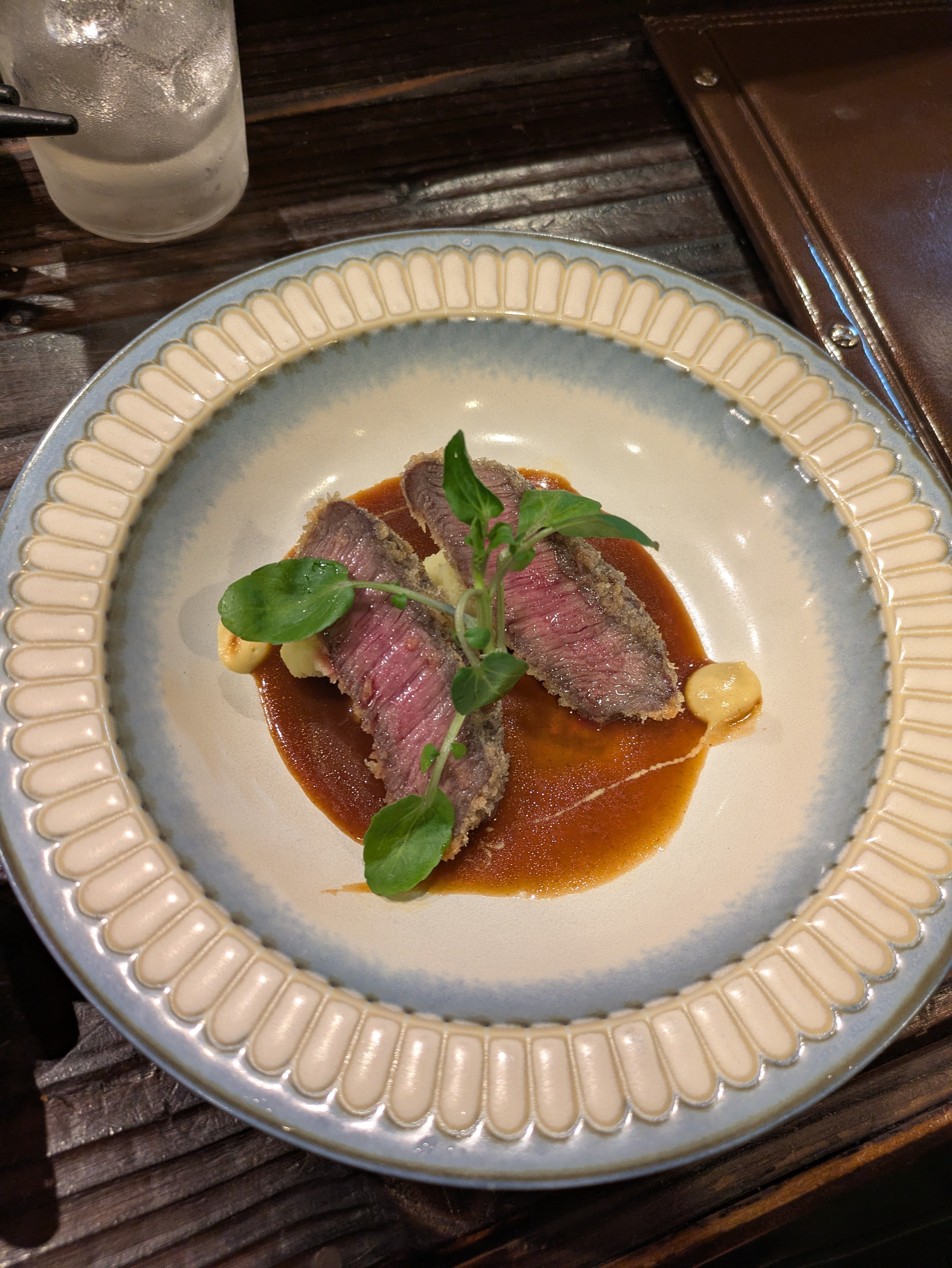 Figure 4: 主菜鹿肉排，没吃饱